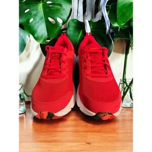 Men's UNDER ARMOUR Red Tennis Shoes Sneakers "Charged" Size 9.5 NEW